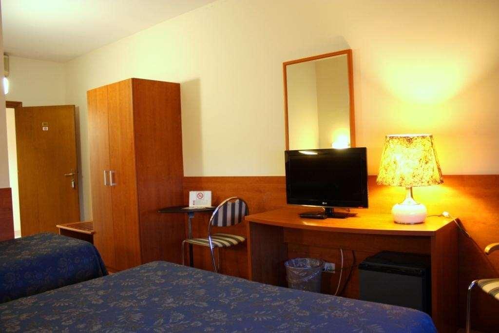 Hotel Anna Siena Nord - مونتيريجيوني الغرفة الصورة
